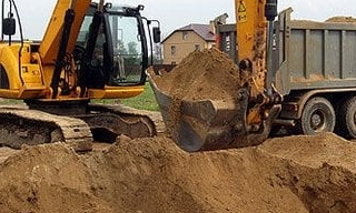 Выкопать яму экскаватором в Первоуральске от 921 руб. - 2Землекопа-Прв