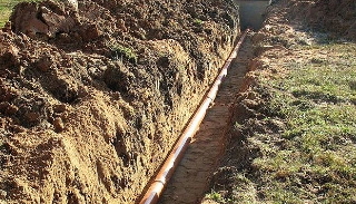 Копка траншей для водопровода в Первоуральске: цена за метр от 921 руб.