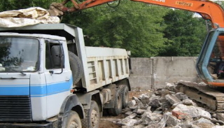 Вывоз строительного мусора с участка в Первоуральске недорого от 1535 руб. | 2Землекопа-Прв